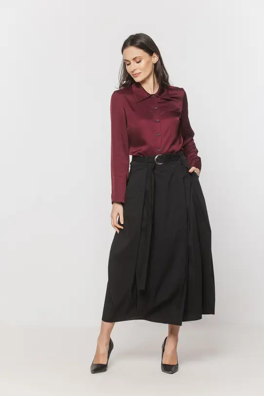 Czarna bawełniana spódnica midi zapinana kopertowo
