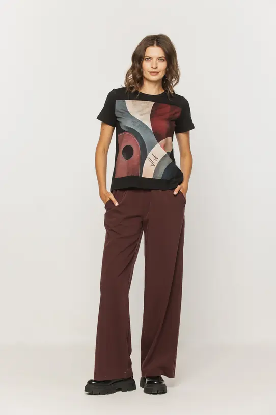 Czarny bawełniany t-shirt z artystyczną grafiką