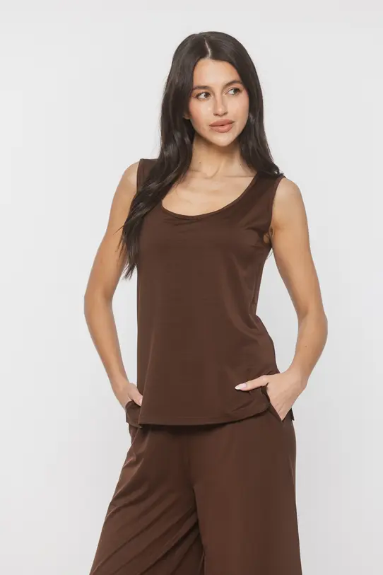 Brązowy dzianinowy top z dekoltem